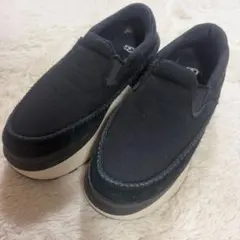 【UGG】アグ　マリンスリッポン 厚底スニーカー サイズ7 24cmのサムネイル
