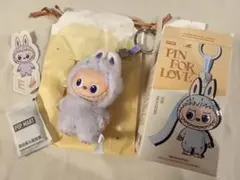 POP MART PIN FOR LOVEイニシャルラブブ E