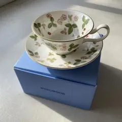 WEDGWOOD ワイルドストロベリーティーカップ・ソーサー箱あり美品