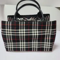 バーバリー・ブルーレーベルチェック柄ハンドバッグ　ナイロン素材