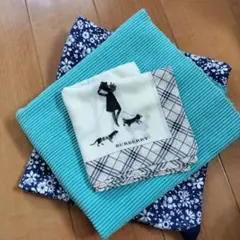 BURBERRY 女の子と犬のハンカチ