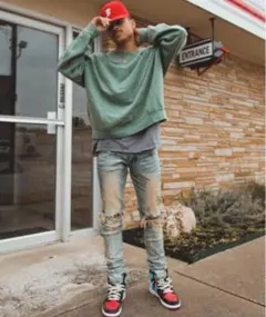 ライトブルーダメージデニム スリムフィット