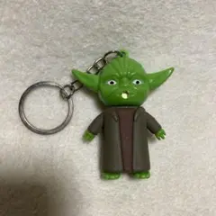 スターウォーズ　ヨーダ　 光る　喋る　キーホルダー