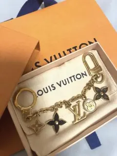 Louis Vuitton バックチャーム☆モノグラムのサムネイル