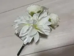 ホワイト　ブートニア