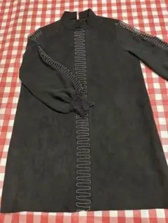 黒のハイネックワンピース