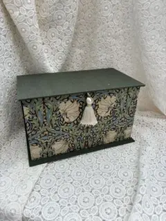 Item thumbnail for item acf3f2e7-65b2-407e-b312-44752985ebb7