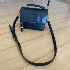 CHARLES & KEITH 【レア】ショルダーバッグ