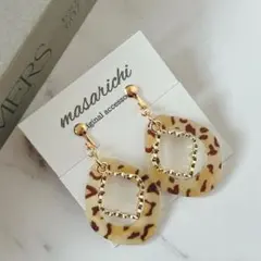 【クリップ イヤリング 】2点目-100円 ピアス 変更可能 ヒョウ柄 大ぶり