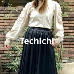 テチチ ギャザーボリュームスリーブニット