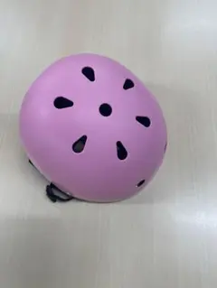 かわいいピンクカラー子ども用ヘルメットです♪