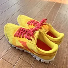 Reebok ランニングシューズ イエロー/ピンク
