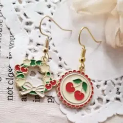 昭和レトロ　さくらんぼピアス　ステンレス　イヤリング　樹脂　チャーム　交換可能