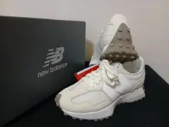 新品23.5cmニューバランス newbalanceレディーススニーカーU327