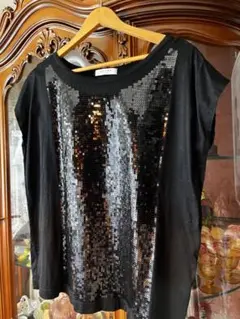 ✩.*˚美品 ADORE スパンコールTシャツブラックのサムネイル