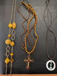 イエロー系ビーズとクロスモチーフネックレスセット