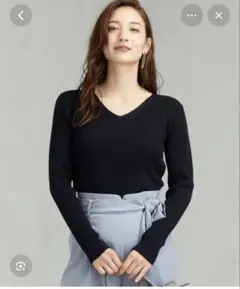 GREEN LABEL RELAXING ブラックVネック、リブニット