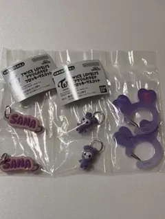 TWICE LOVELYS サナ アクリルカラビナ ガチャガチャ 2体セット