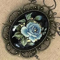 ヴィンテージ アクリルカボションのブローチ　オーバル　ブルーローズ　一点限り