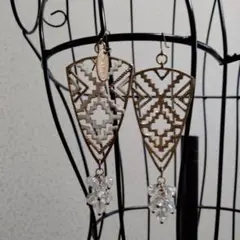 アンティーク　揺れる大きめピアス