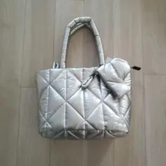 【新品】PELLE BORSA キルティングラージトート Shiny Puffyのサムネイル