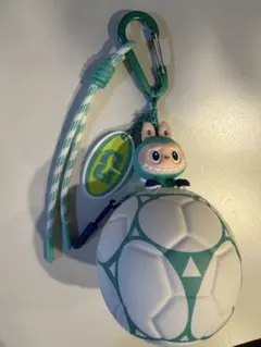POP MART THE MONSTERS ラブブ　サッカーボールキーホルダー POP MART THE MONSTERS ラブブ サッカーボールキーホルダー - メルカリ
