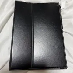 黒いiPadケース スリムデザイン