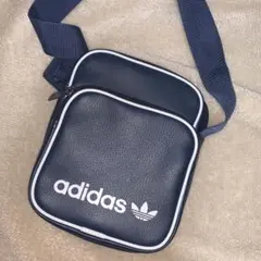adidas ショルダーバッグのサムネイル