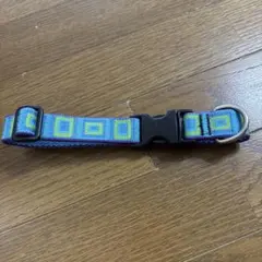 ナイロン製青緑幾何学模様の首輪