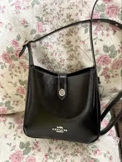 コーチcoachショルダーバック未使用級ブラックエナメル