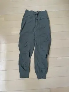 Lululemon オリーブグリーン ジョガーパンツ