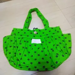 猫模様 緑のトートバッグ