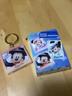 ディズニーストア ミッキーマウス シークレットアクリルキーチェーン