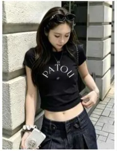 【新品未使用】SHEIN ロゴ入り Tシャツ ブラック