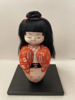 最終価格。日本人形 オレンジと白の着物 陶器製