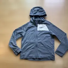 Nike Dri-FIT グレー パーカー 150
