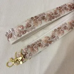 インド刺繍リボン　合皮　スマホショルダー　Mサイズ