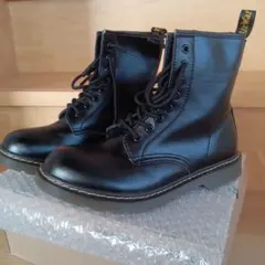 ドクターマーチン 8ホール1460 ブラック