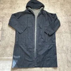 フード付きダークブルーロングコート