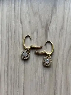 SWAROVSKI スワロフスキー ピアス ゴールド フープ ストーン付き