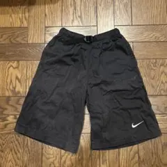 Nike ハーフパンツ 黒　キッズMサイズ