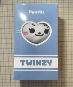 ITZY TWINZY イェジ KKengEE ケンイ モニター フィギュア - メルカリ
