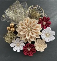 No.38 つまみ細工 髪飾り ベージュ 白 深紅