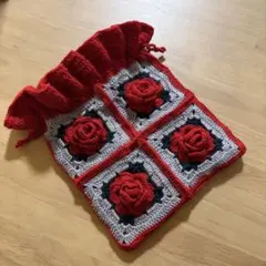 かぎ針編み　巾着袋　ポーチ　バラ　ローズ　赤色　ハンドメイド　編み物