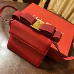 週末セール‼️箱付き美品 フェラガモ ヴァラ ショルダーバッグ