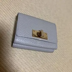 折り財布のサムネイル