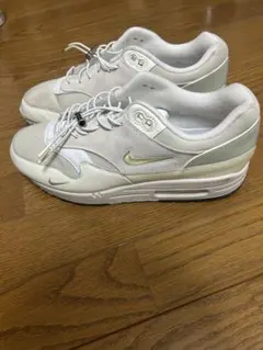 Nike Air Maxホワイトスニーカー エアクッション付き
