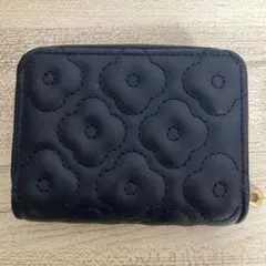 ブラック フラワーパターン 二つ折り財布