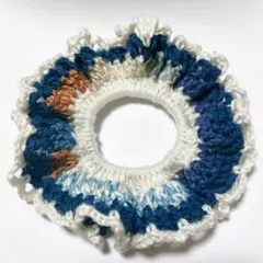 フリルシュシュ（かぎ針編み）！ブルー系！ニットのヘアアクセサリー！ハンドメイド