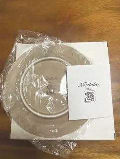 未使用コメダ珈琲店Noritake 皿 クリーム色のサムネイル
